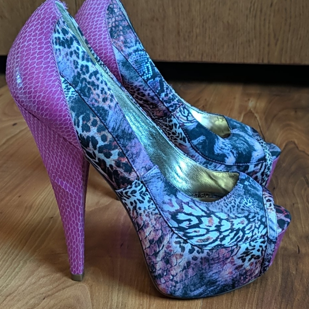 Zigi Soho Platform Pumps